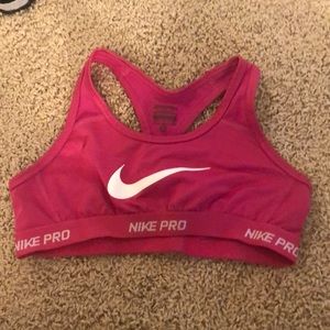 Nike pro sports bra